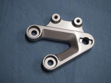 Fussrastenaufnahme vorne links für Suzuki GSX-R1000 K3