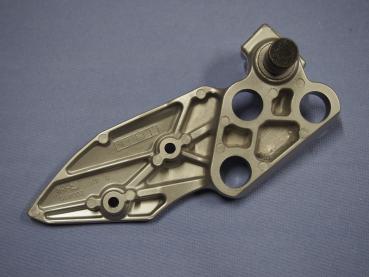 Preview: Fussrastenaufnahme vorne rechts für Suzuki GSX1400