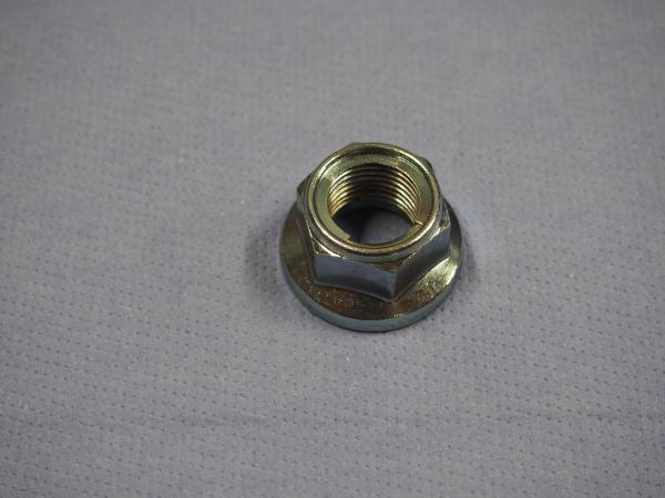 Mutter mit Bund für Achse hinten Suzuki DR800, VZ800