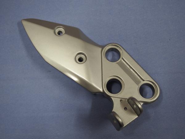 Fussrastenaufnahme vorne rechts für Suzuki GSX1400