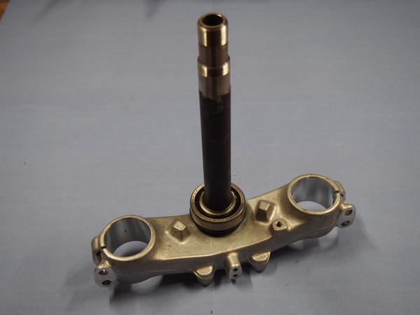 Gabelbrücke unten für Suzuki DR250, DR350